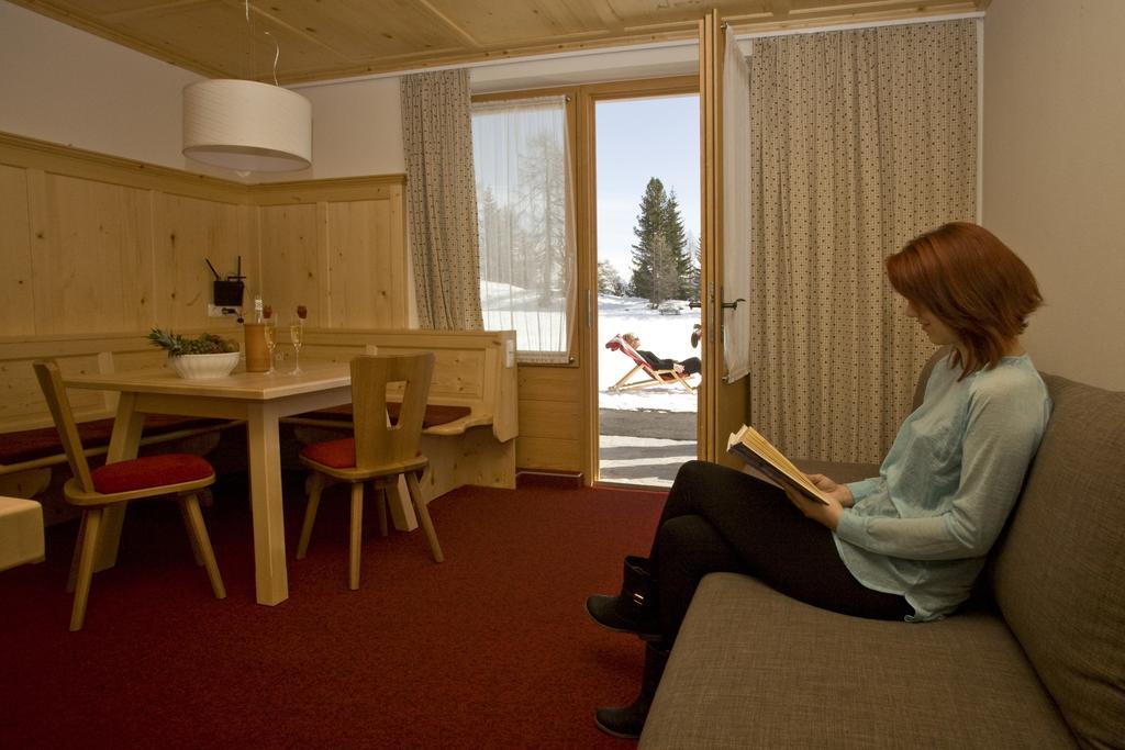 Thurntaler Rast Außervillgraten Kamer foto